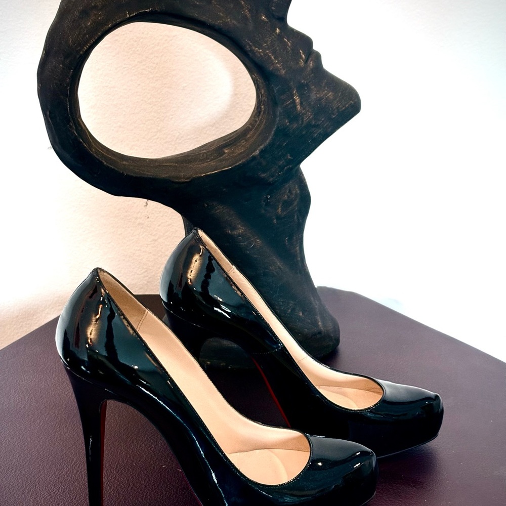 Elegant Black Patent Leather Pumps